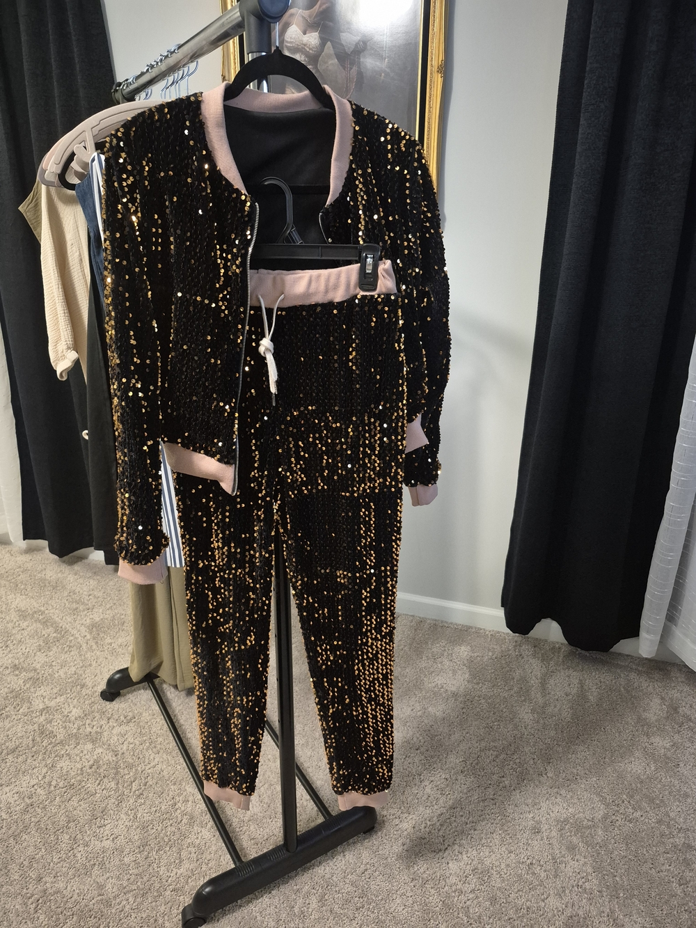 Sequin Jogger Pants - Black & Gold
